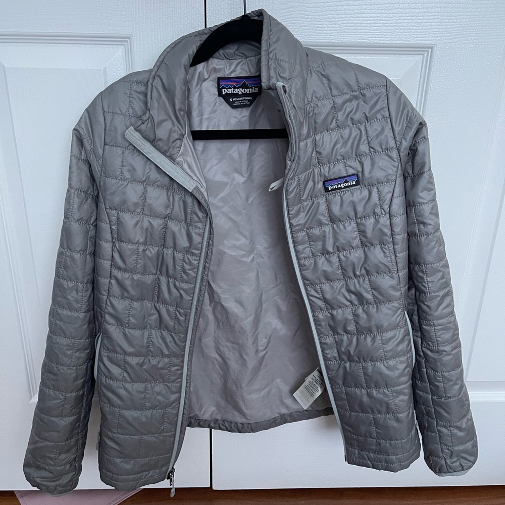 Patagonia women’s nano puff jacket